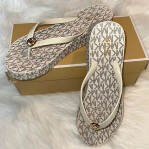 MK sandals size 10